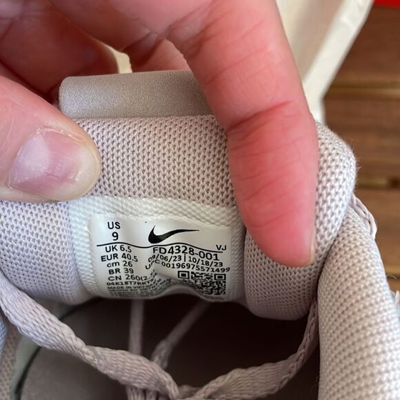 Nike Air Max 90 LV8 Light Iron Ore/Platinum Violet US Women 9/UK 6.5(FD4328-001) - Picture 12 of 13